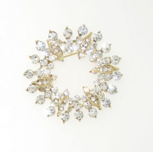 GOLD PLATED CRYSTAL AND AB BROOCH.